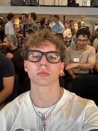 Alex Slater (@alexsllater)