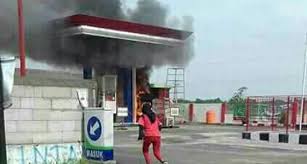 Lowongan kerja di spbu mandirancan kuningan. Isi Bensin Sambil Mainan Hp Spbu Wiyong Cirebon Terbakar Radarcirebon Com