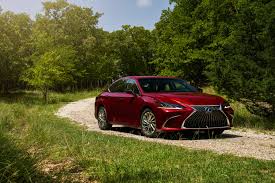 Compare the es vs camry on carandbike to make an informed buying decision as to which car to buy in 2020. 2021 Lexus Es Adds Es250 Model With All Wheel Drive