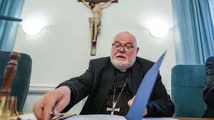 Kardinal marx will »mitverantwortung« tragen für die »katastrophe des sexuellen missbrauchs«. Kardinal Marx Zieht Sich Zuruck Deutschlands Kirchenfurst Tritt Ab Politik