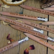 30 Bleistift Uns In Save The Date Bleistifte Gravierte Etsy Engraved Pencils Personalized Pencils Letter Stamps