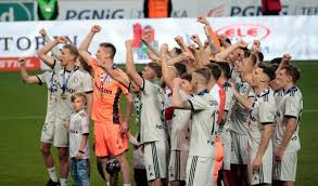 Uefa prowadzi sprzedaż praw telewizyjnych do pokazywania ligi mistrzów , ligi europy i nowych rozgrywek europa conference league na trzy sezony 2021/2022 , 2022/2023 , 2023/2024. Premie W Lidze Mistrzow Na Sezon 2021 22 O Jakie Kwoty Zagra Legia Warszawa Gol24