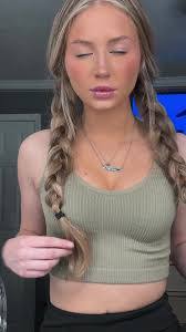 Danielle Stuckey's Instagram, Twitter & Facebook