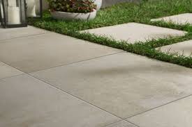 Terrassenplatten Aus Naturstein Geeignete Steinarten Vor Amp Nachteile Terrassenplatten Aussenboden Aussenfliesen