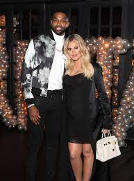 He gifted his ex a diamond necklace and ring on last night's keeping kardashian broke up with thompson in march after it was alleged he cheated on her a second time when he kissed her sister kylie jenner's former. Khloe Kardashian Wore A Ring On That Finger And Now Fans Think She S Engaged To Tristan Glamour