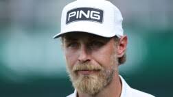 Thomas inks dedication to grandfather