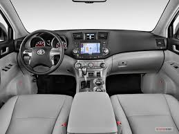 The 2013 toyota highlander comes in both the standard and hybrid versions. 2013 Toyota Highlander 81 Interior Photos U S News World Report