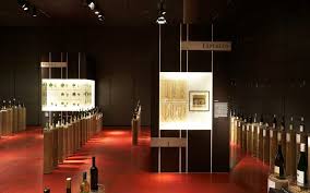 Stuttgart is the city between forests and vineyards. Reinen Wein Einschenken Atelier Bruckner