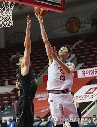 2008년 lg에서 드래프트 9순위로 지명된 이후, 2008~2009 프로농구 농구 시즌에서 신인왕 후보에 유력할 정도로 많은 활약을 보였다. ê¸°ìŠ¹í˜¸ ìŠ› ì—°í•©ë‰´ìŠ¤