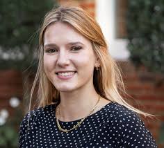 Ellie Riddle's Instagram, Twitter & Facebook