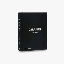 Chanel Catwalk New Mags Royaldesign No I 2020 Karl Lagerfeld Chanel Trender