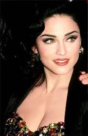 Discover more posts about madonna 1991. Ohyeahpop Madonna 1991 Vogue Madonna Chicas Guapas En Bikini Rostro De Mujer