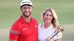 Jon rahm reacts to his birdie putt on the 17th green during sunday's final round of the u.s. Jon Rahm S Girlfriend Family 5 Fast Facts Heavy Com