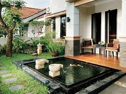 Memilih bahan batu alam sebagai bahan dasar pembuatan kolam dan air mancur berhasil menciptakan nuansa alam yang menyegarkan. 55 Inspirasi Desain Kolam Ikan Minimalis Di Halaman Rumahku Unik