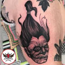 Shrunken head tattoo monster mask scary dolls mask painting witch doctor head tattoos sculpture clay ancient artifacts weird world. Magnumtattoosupplies On Twitter Niall Shannon Did This Shrunken Head Piece Using Magnumtattoosupplies Blackworkerssubmission Btattooing Tattooistartmag Tattooworkers Tattooistartmagazine Darkartists Shrunkenhead Rotaryworks Https T