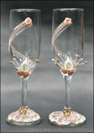 Delicadas Copas Decoradas Para Los Novios Copas Decoradas Para Novios Copas De Novios Copas Decoradas Para Boda