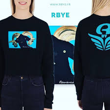 Saviez Vous Que La L Art Et La Mode Peuvent Etre Combines Ce Sweat Shirt Rbye En Molleton Est La Pour Vous En Co Sweatshirts Graphic Sweatshirt Varsity Jacket