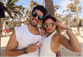 María emilia mernes rueda, known professionally as emilia mernes, or by the stage name as emilia, is an argentine singer, songwriter, dancer, model and actress signed to sony latin. La Nueva Rubia De Rombai Hablo Sobre El Show En El Luna Park