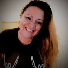 Holly Peltier's Instagram, Twitter & Facebook