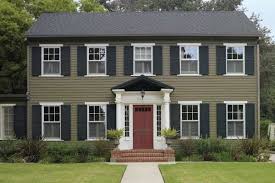 When planning the colors of your home, it is important to start adding your palette to your design any color of your floor. Paint Color Ideas For Colonial Revival Houses Colonial House Exteriors Colonial Exterior Colonial House