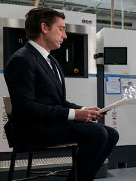 His interest in journalism began as far back as his childhood days when he would perform mock news broadcast from inside a cardboard box in his family's living room, as he tries to mimic his idol. David Muir Wikipedia