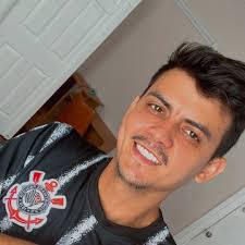 Wallace Oliver's Instagram, Twitter & Facebook