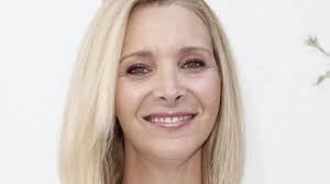 Její otec lee kudrow je lékař a matka nedra kudrow pracovnice v cestovní kanceláři. Bei Abschlussfeier Ihres Sohnes Lisa Kudrow Kommen Tranen Promiflash De