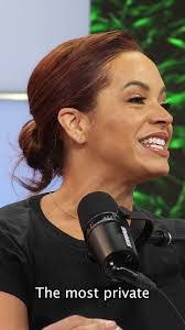 Elisa Duncan's Instagram, Twitter & Facebook