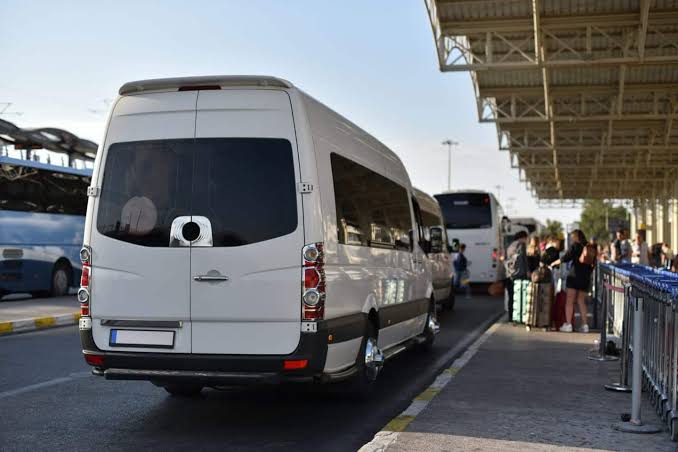 Acciva Travels airport transfer service