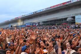 Ce samedi, j'ai été à la première édition du ronquières festival, en tant. L Affiche Du Ronquieres Festival 2021 Se Remplit Television Locale De La Region Du Centre Antennecentre