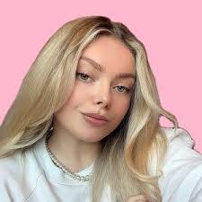 Kate Rose's Instagram, Twitter & Facebook