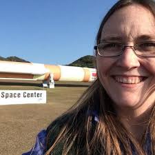 Ellen Gray (@ellenAfoot)