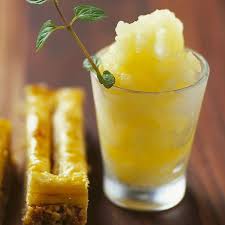 Rosensorbet Das Rosenwasser Gibt Dem Sorbet Ein Ganz Besondere Geschmacksrichtung Ideal Als Dessert Oder Erfrischender Zwische Rezepte Leckeres Essen Sorbet