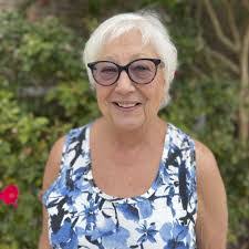 Courtney Bechtel's Instagram, Twitter & Facebook