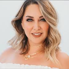 Paola Celis's Instagram, Twitter & Facebook