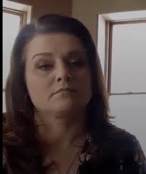 Si Robyn, poker face sa lahat habang nasa Zoom call. : r/TLCsisterwives