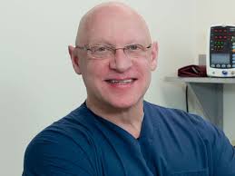 Murió en un accidente aéreo Morris Wortman, el ginecólogo estadounidense  acusado de ser “donante de esperma serial”