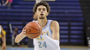 Sharks Sign American Tyrn Flowers