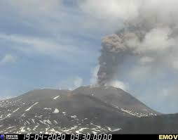 | at 3326m it is italy's highest mountain south of the alps and the largest active volcano in europe. Etna Volcano Italy Eruption From New Se Crater 1 Km Ash Plume Volcanodiscovery
