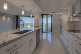 Shaker kitchen cabinets are a popular option in today's kitchen remodels. Shaker Kitchensbyus Com