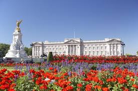 Wer sich für architektur begeistert, kann sich am schönen buckingham palace, an der tower bridge und der historischen st. Sehenswurdigkeiten In London 13 Orte Die Man In London Besuchen Sollte Welt Reisen