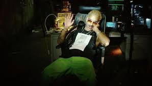 Les semaines passent mais trinity reste.mercy à tout ceux qui ont commenté, fait des analyses, des critiques : Laylow Realise De Tres Bons Resultats Avec Son Album