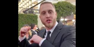 Chet hanks was seen getting a lap dance from akbar v, this weekend. Chet Hanks Speaks Jamaican Patois At Golden Globes Internet Baffled