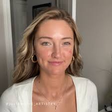 The MOST asked question I get from others is how I make the skin look  “natural”. Simple answer is SKINCARE ❤️ . The way your skin naturally looks  and how well you