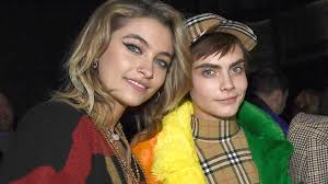 I am unprofessionally professional human being. Cara Delevingne Paris Jackson Uberraschen In Der Oscar Nacht Mit Einem Hochzeitlichen Modemoment Vogue Germany