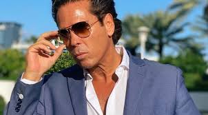 Mucho se ha dicho sobre la relación que tenía roberto palazuelos con luis miguel pues al parecer su relación no fue tan estrecha como en algún momento lo dijo el llamado diamante negro. Municipiosur Comroberto Palazuelos Habla De La Traicion De Su Mama