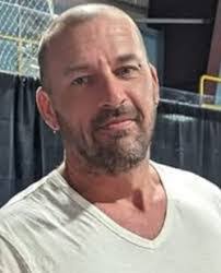 Bennie Huff's Instagram, Twitter & Facebook