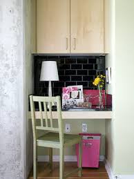 A desk with a streamlined an accent color makes the desk area stand out while adding interest to the room overall. Kitchen And Residential Design Kitchen Desks Absolute Necessity Or Absolute Waste Of Space