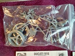 Kit Moto Modellino Protar 1:9 Ducati 916 Senna con Ricambi in Metallo 13272  BORSE SIGILLATE 8010268132728 | eBay