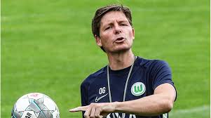 Biography, age, team, best goals and videos, injuries, photos and much more at besoccer. Vfl Wolfsburg Trainer Glasner Wegen Ranieri Keine Gedanken Uber Zukunft Transfermarkt